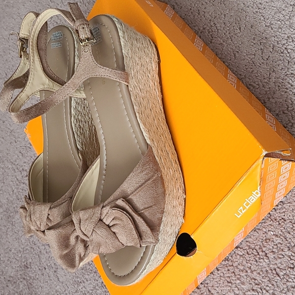 Women Liz Claiborne Sandal - Picture 1 of 4